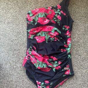 Albion Fit Swimsuit size M